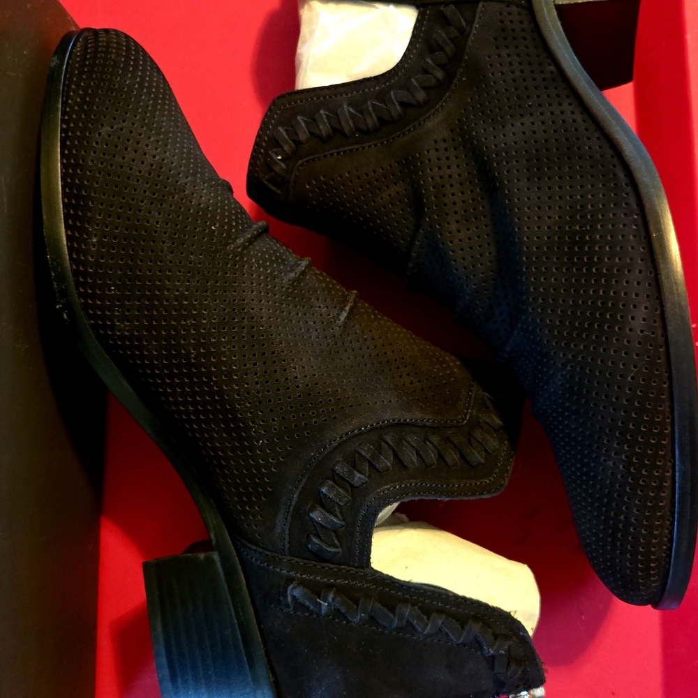 Vince Camuto Black Women's Shoes Style: VC-Palmina. Color: Black Fine Nubuck